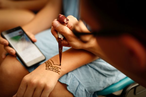 foto: Marek Malùek, Malování hennou